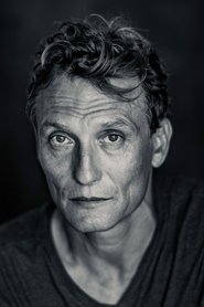 Picture of Oliver Masucci