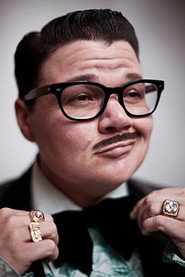 Actor Murray Hill din serialul Cineva, undeva (2022)