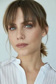 Actor Aura Garrido din serialul Portret invizibil (2024)