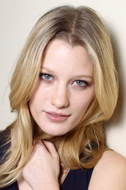Actor Ashley Hinshaw din filmul Cronici (2012)