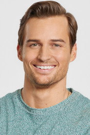 Actor Jon Ecker din serialul Doc (2025)