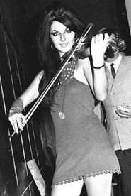 Actor Olga Breeskin din serialul Juan Gabriel: Trebuie, pot și vreau (2025)