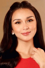 Actor Beauty Gonzalez din filmul Pericolul de afară (2024)