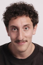 Actor Malik Elassal din serialul Adulții (2025)