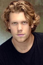 Actor Griffin Wade din filmul Ghosts of Red Ridge (2024)