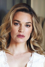 Actor Laura Gordon din serialul Hotel Cocaine (2024)