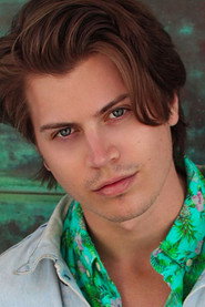 Actor Tanner Stine din filmul Spin the Bottle (2024)