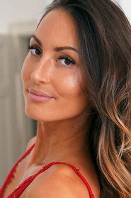 Actor Emma Lovett din filmul Emma și Eddie: Un cuplu modern (2024)