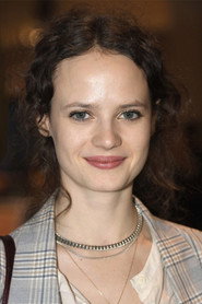 Actor Jana McKinnon din serialul Zăpadă neagră (2023)