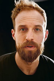 Actor Adam David Thompson din filmul Lucrurile vor fi diferite (2024)