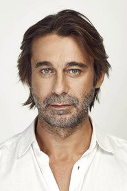 Actor Jordi Mollà din filmul Sezonul de vânătoare (2025)