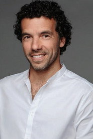 Actor Rodrigo Palacios din filmul Înoată spre mine (2025)