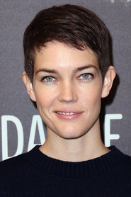 Actor Celia Rowlson-Hall din filmul Aftersun: A fost odată ca o vară (2022)