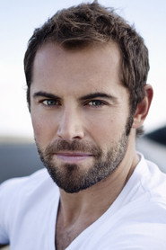 Actor Daniel MacPherson din serialul Strike Back (2010)