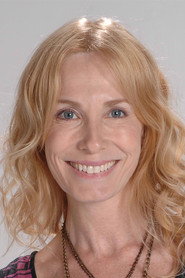 Actor Gloria Carrá din filmul Inima știe (2025)