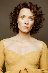 Actor Lara Jean Chorostecki din filmul The Masked Saint (2016)