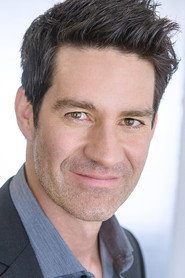 Actor Michael Chandler din filmul Lux, paiete și regrete (2020)