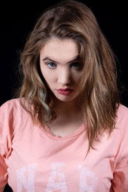 Actor Anna Clary din filmul Night of the Dead Sorority Babes (2025)