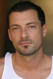 Actor Dean Waite din filmul Megan lipsește (2011)