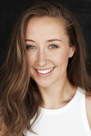 Actor Erin Doherty din serialul O mie de lovituri (2025)