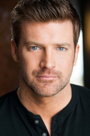 Actor Houston Rhines din filmul Crăciun la fermă (2024)