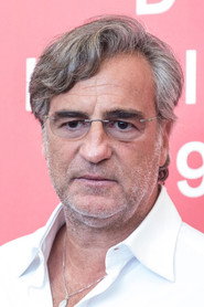 Actor Max Tortora din serialul Sicily Express (2025)