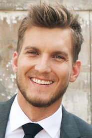 Actor Scott Michael Foster din filmul In the Key of Love (2019)