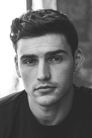 Actor Charlie Hall din filmul Iubiți (2024)