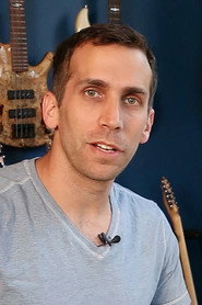 Actor Amos Heller din filmul Taylor Swift | The Eras Tour | The Final Show (2025)