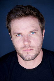 Actor Roy Lynam din filmul Lasă dragostea să crească (2023)