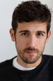 Actor Carter Hudson din serialul Prafuri (2017)