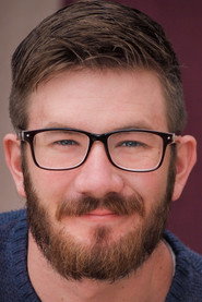 Actor Travis Lincoln Cox din filmul Blood Star (2024)