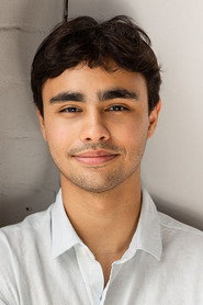 Actor Thomas Weatherall din serialul Liceul inimilor frânte (2022)