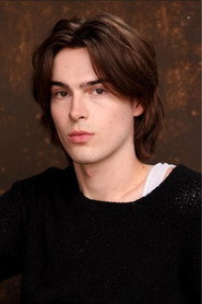 Actor Kale Culley din serialul Walker, tânăr polițist (2021)