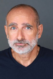 Actor Dean Cameron din filmul Marea moartă (2024)