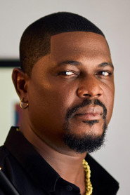 Actor Olarotimi Fakunle din filmul The Fire and the Moth (2025)