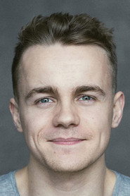 Actor Mackintosh Muggleton din filmul Salem Witch Doll (2024)