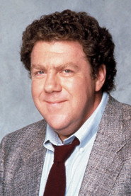 Actor George Wendt din serialul Cheers (1982)
