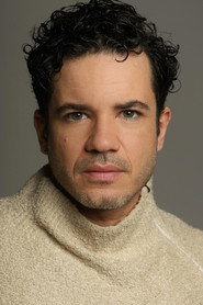 Actor Thiago Mendonça din filmul Vânzătorul de visuri (2016)