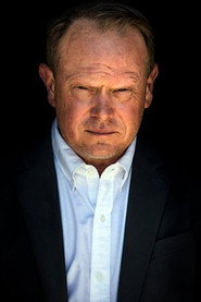 Actor Travis W Bruyer din filmul Useless (2020)