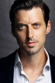 Actor Charlie Anson din filmul Jane Austen mi-a distrus viața (2024)