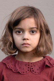 Actor Yuna Bennett din serialul Semnalul (2024)