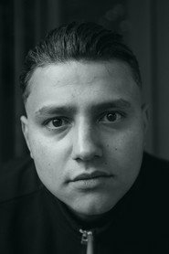 Actor Youness Aabbaz din filmul Alle die Du bist (2024)