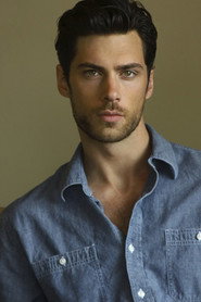 Actor Trey Tucker din filmul Ce se ascunde dedesubt (2020)