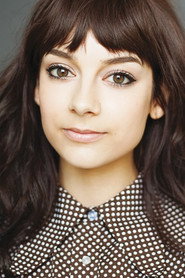 Actor Sophie Desmarais din filmul Canadian, Sniper (2023)