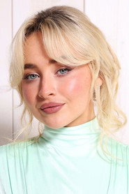 Actor Sabrina Carpenter din filmul Fata înaltă (2019)