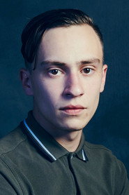 Actor Keir Gilchrist din filmul Vecinul bun (2016)