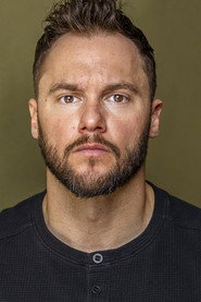 Actor Dennis Andres din filmul Crăciun în lumina reflectoarelor (2024)