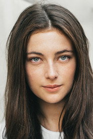 Actor Millie Brady din filmul Double Blind (2024)