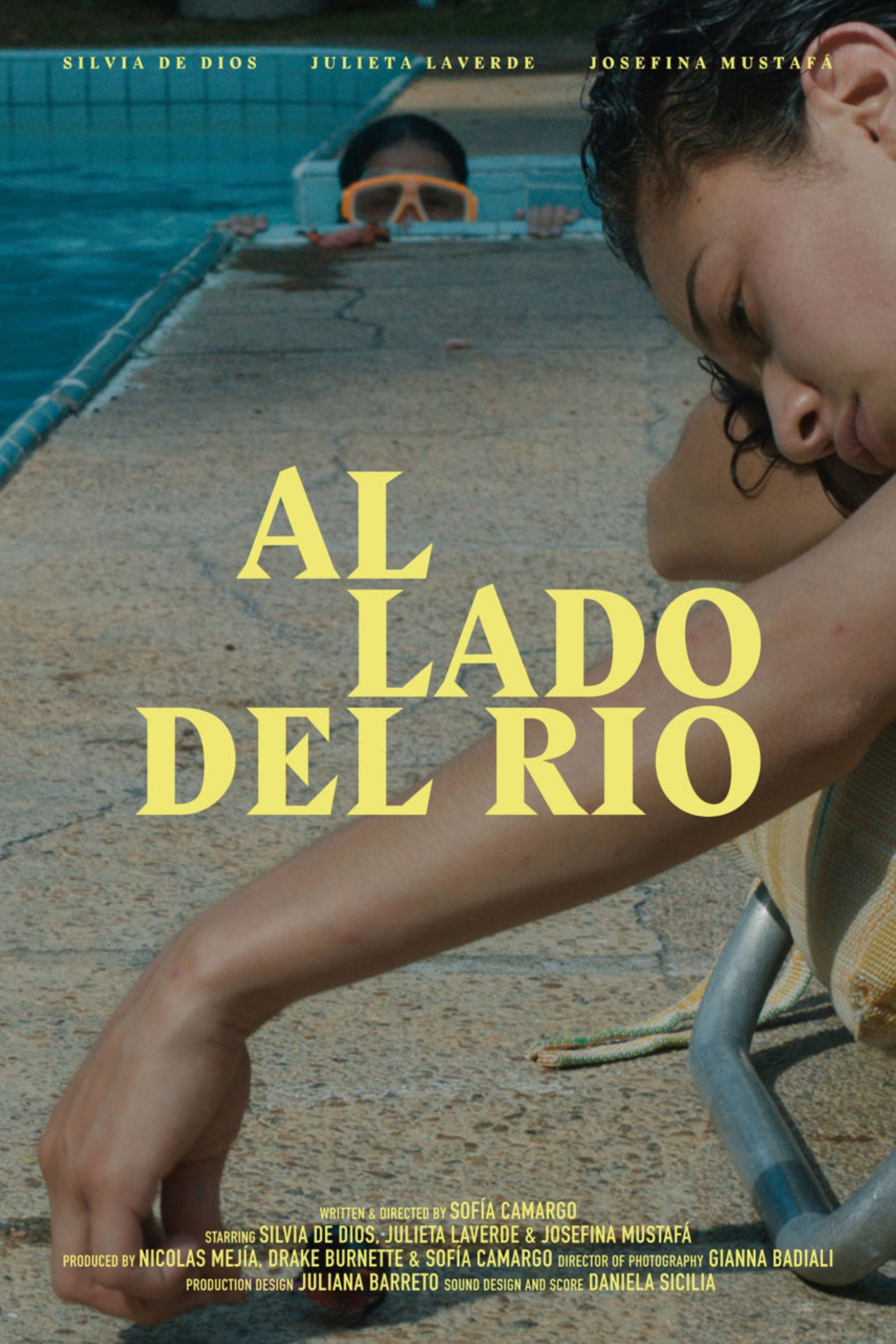 Al lado del río